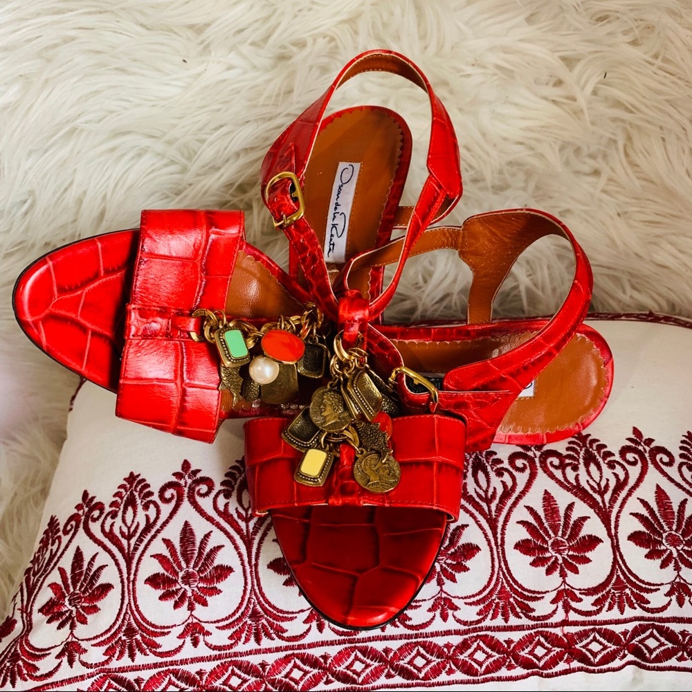SOLDAuth Oscar de la Renta Crocodile 👠 size 9.